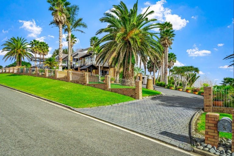 Photo of property in 5 Kotare Place, Sandspit, Warkworth, 0982