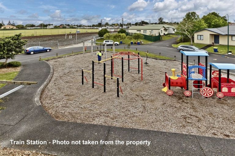 Photo of property in 7 Lockington Avenue, Henderson, Auckland, 0612