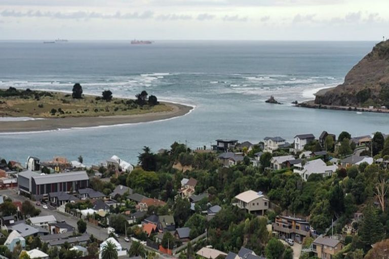 Photo of property in 19 Challenger Lane, Redcliffs, Christchurch, 8081