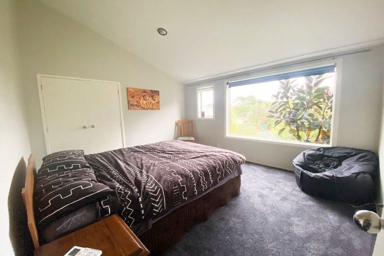 Photo of property in 137 Matipo Road, Te Atatu Peninsula, Auckland, 0610