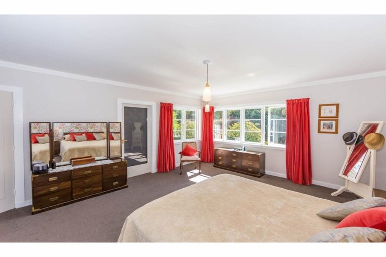 Photo of property in 1 Davison Road, Rotherham, 7379