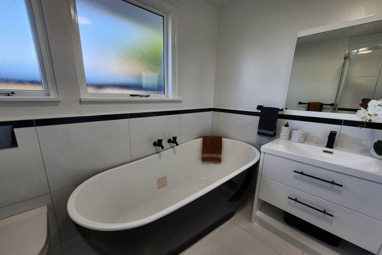 Photo of property in 16a Shaw Avenue, North New Brighton, Christchurch, 8083