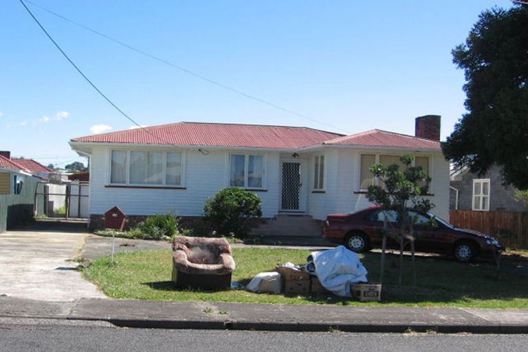 Photo of property in 18 Cobham Crescent, Kelston, Auckland, 0602