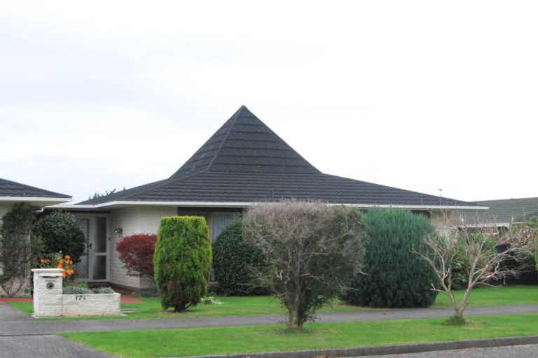 Photo of property in 17 Rewarewa Crescent, Waikanae, 5036