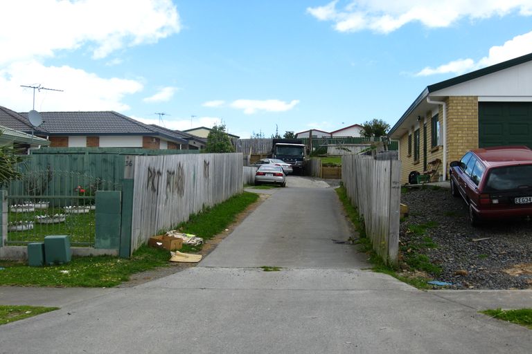 Photo of property in 36 Robert Ross Place, Clendon Park, Auckland, 2103