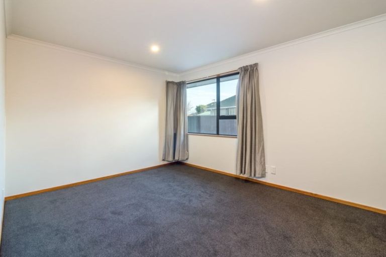 Photo of property in 2/8 Lovelock Street, Dallington, Christchurch, 8061