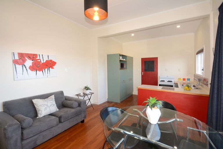 Photo of property in 25 Hargest Crescent, Saint Kilda, Dunedin, 9012