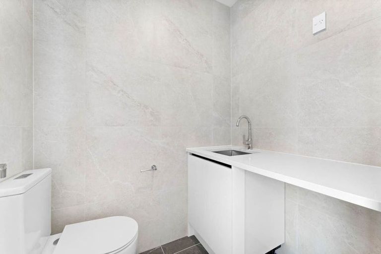 Photo of property in 1/1 Brian Avenue, Forrest Hill, Auckland, 0620