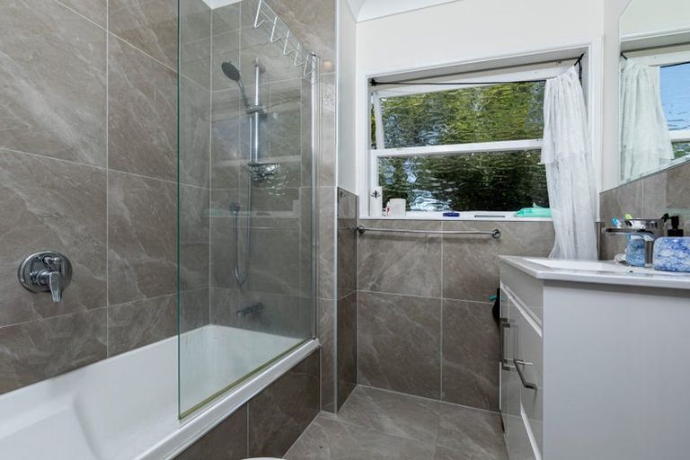 Photo of property in 1/84 West Coast Road, Glen Eden, Auckland, 0602