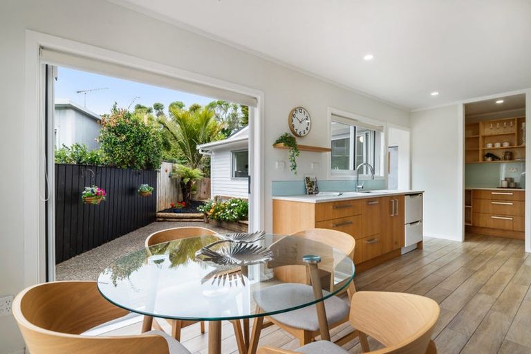 Photo of property in 43 Stredwick Drive, Torbay, Auckland, 0630