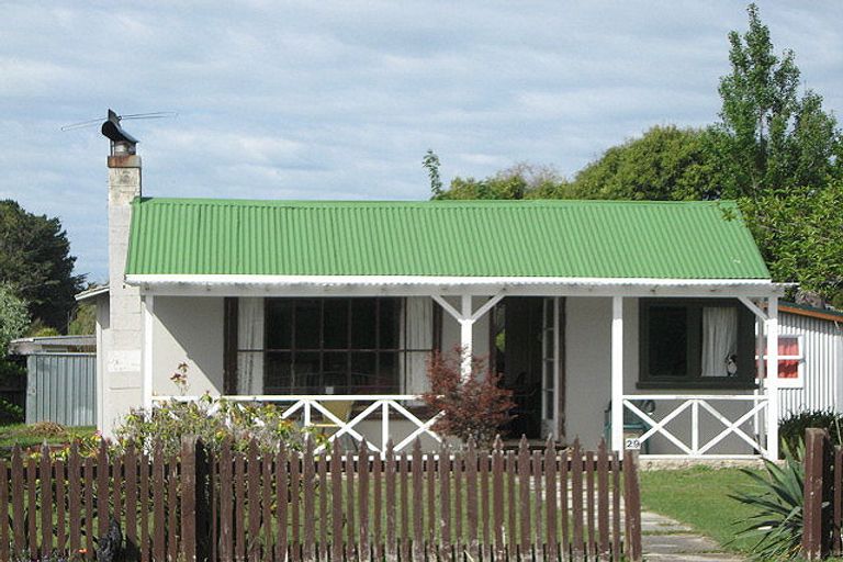 Photo of property in 29 Cross Street, Waikuku Beach, 7473