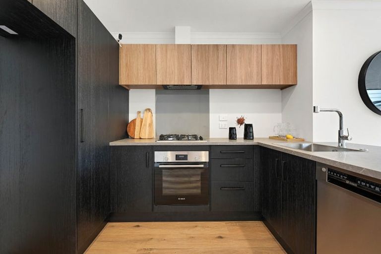 Photo of property in 2/12 Mcewan Place, Fitzroy, Hamilton, 3206