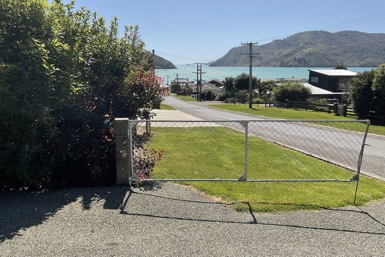 Photo of property in 22 Old Mill Road, Okiwi Bay, 7193