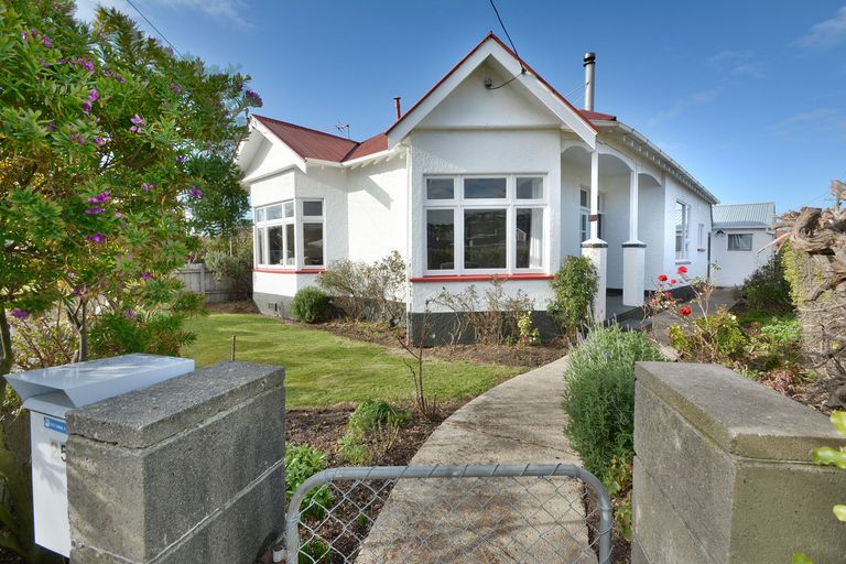 Photo of property in 25 Hargest Crescent, Saint Kilda, Dunedin, 9012