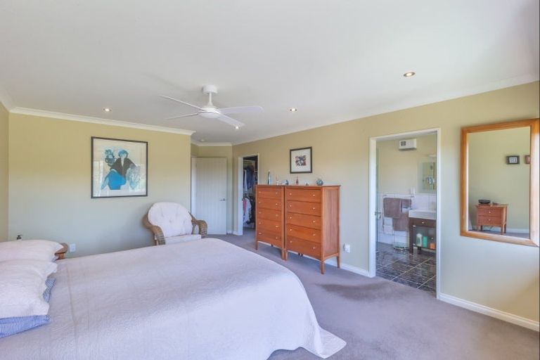 Photo of property in 40 Manakau Heights Drive, Manakau, Otaki, 5583