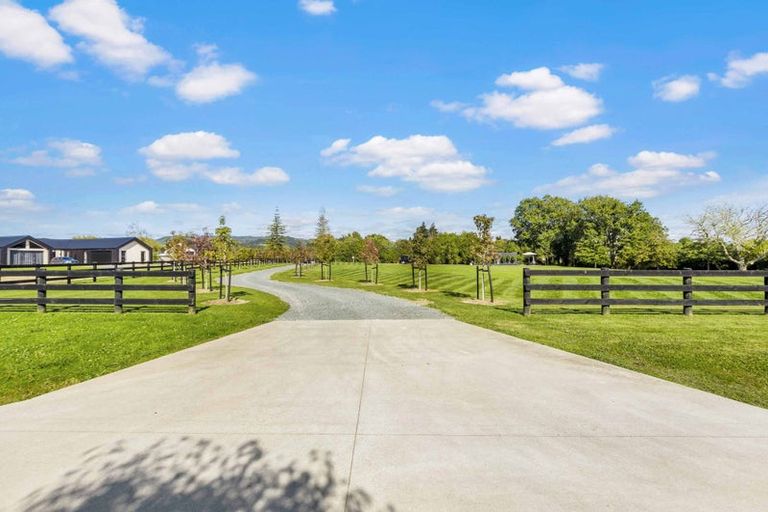 Photo of property in 1 Rossbern Lane, Clevedon, 2585