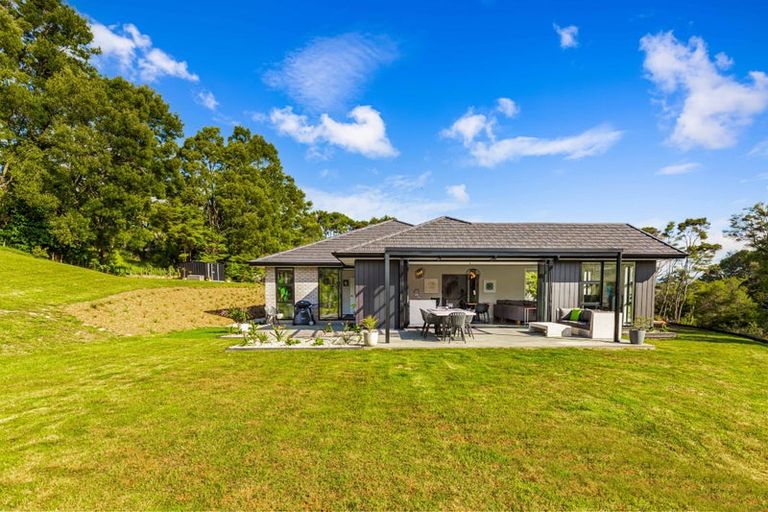 Photo of property in 224 Birdwood Road, Massey, Auckland, 0614