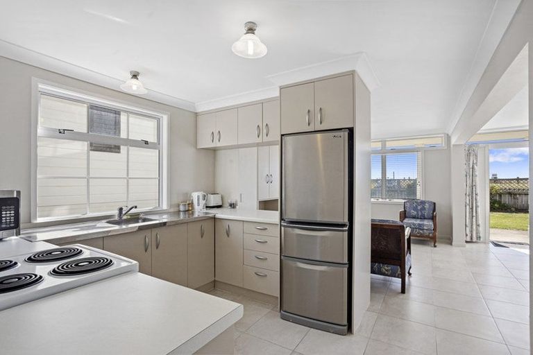 Photo of property in 32 The Terrace, Waihi Beach, 3611