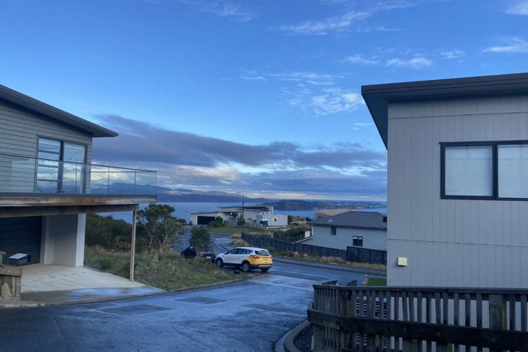 Photo of property in 5a Grumman Lane, Newlands, Wellington, 6037