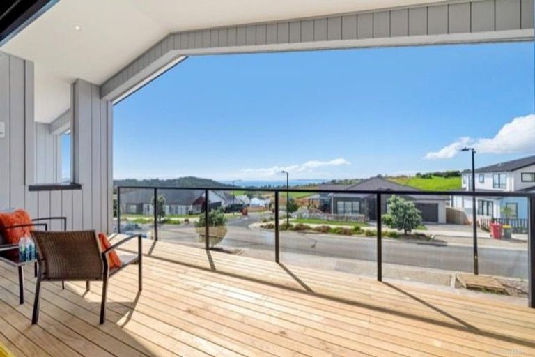 Photo of property in 13 Pacific Heights Road, Orewa, 0931