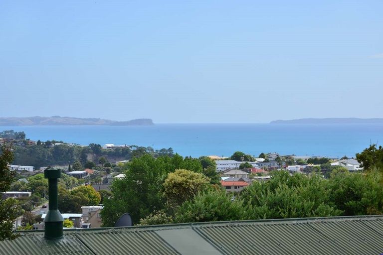 Photo of property in 2/81 Knights Road, Rothesay Bay, Auckland, 0630