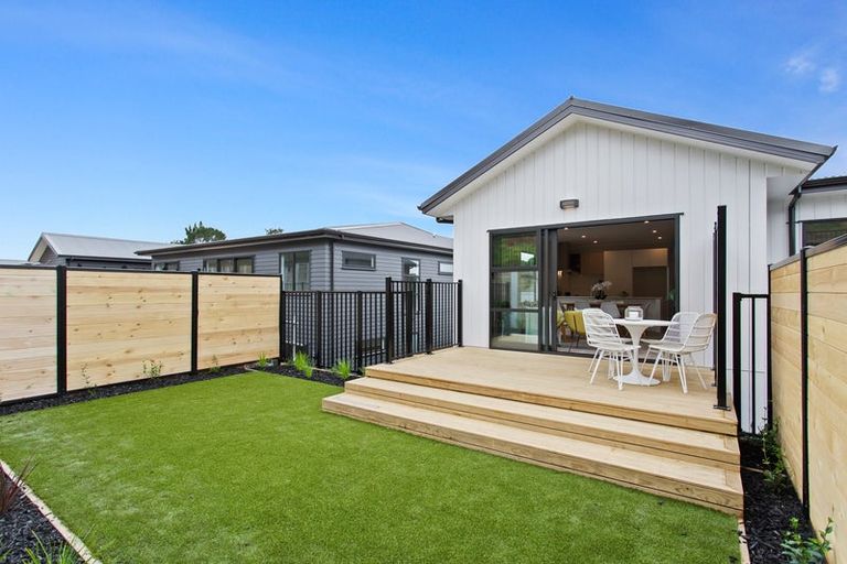 Photo of property in 27 Barrel Crescent, Swanson, Auckland, 0614