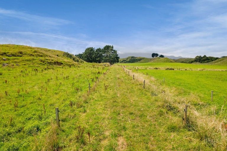 Photo of property in 955 Opua Road, Opunake, 4681