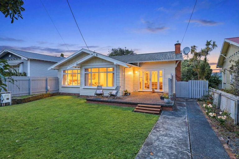 Photo of property in 22 Mason Terrace, Gonville, Whanganui, 4501