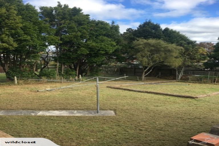 Photo of property in 92 Te Atatu Road, Te Atatu South, Auckland, 0610