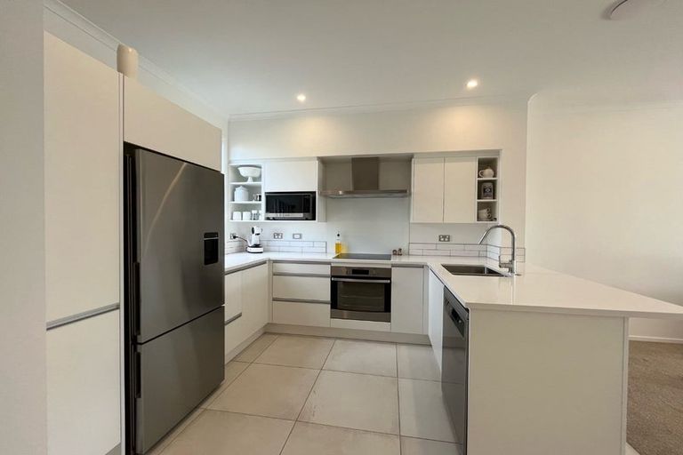 Photo of property in 18 Hobsonville Point Road, Hobsonville, Auckland, 0616