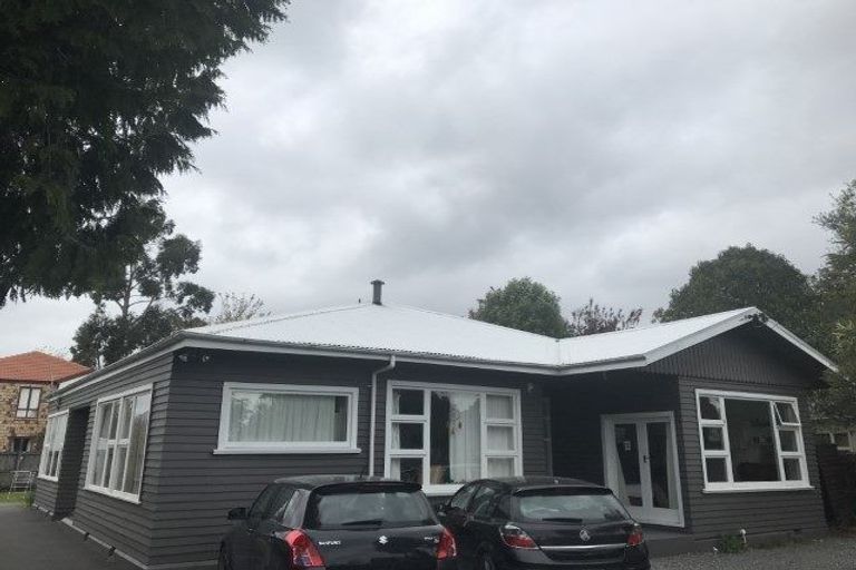 Photo of property in 12 Ilam Road, Upper Riccarton, Christchurch, 8041