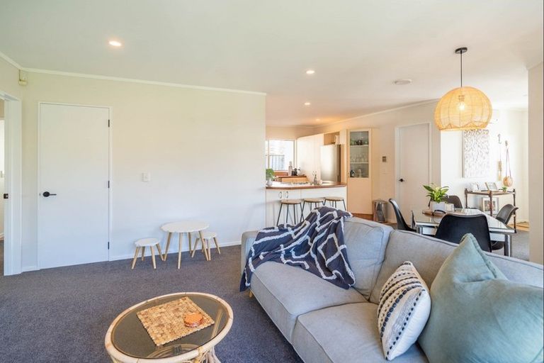 Photo of property in 137 Realm Drive, Paraparaumu, 5032