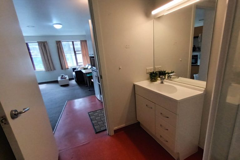 Photo of property in Viccentral, 169 The Terrace, Wellington Central, Wellington, 6011