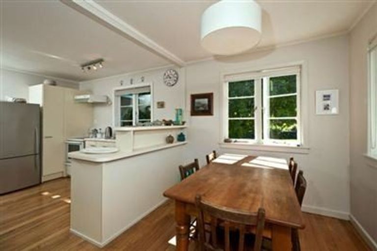 Photo of property in 1/29 View Road, Campbells Bay, Auckland, 0630