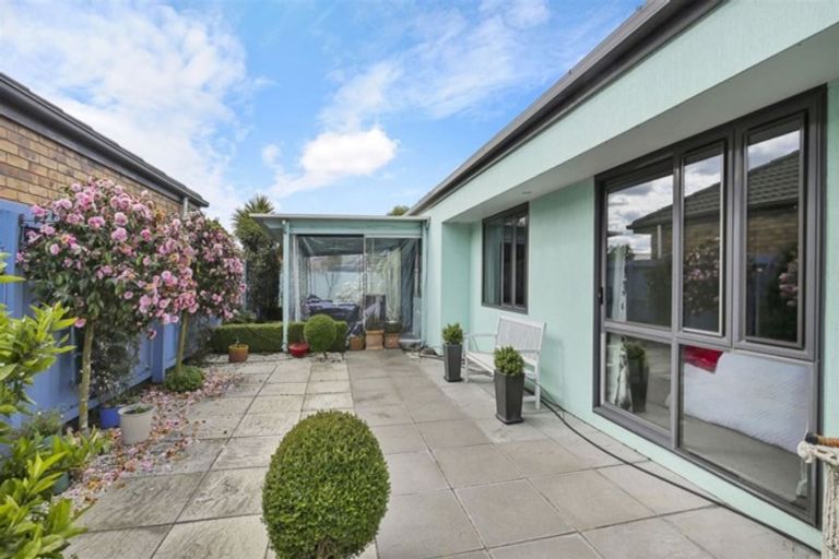 Photo of property in 1/66 Broadhaven Avenue, Parklands, Christchurch, 8083