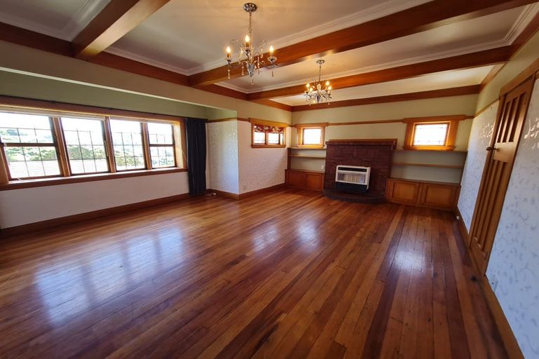 Photo of property in 17 Saint Michaels Crescent, Kelburn, Wellington, 6012