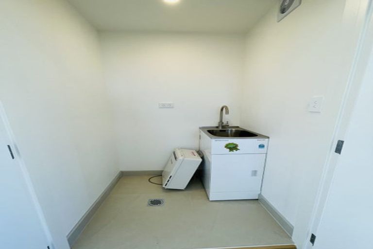 Photo of property in 42b Crestview Rise, Papakura, 2110