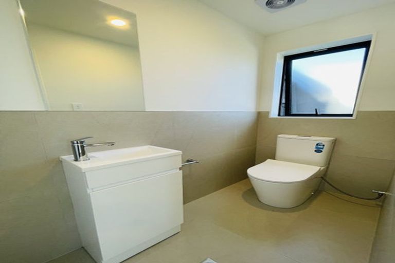 Photo of property in 42b Crestview Rise, Papakura, 2110