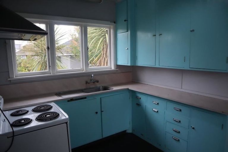 Photo of property in 112 Avonhead Road, Avonhead, Christchurch, 8042