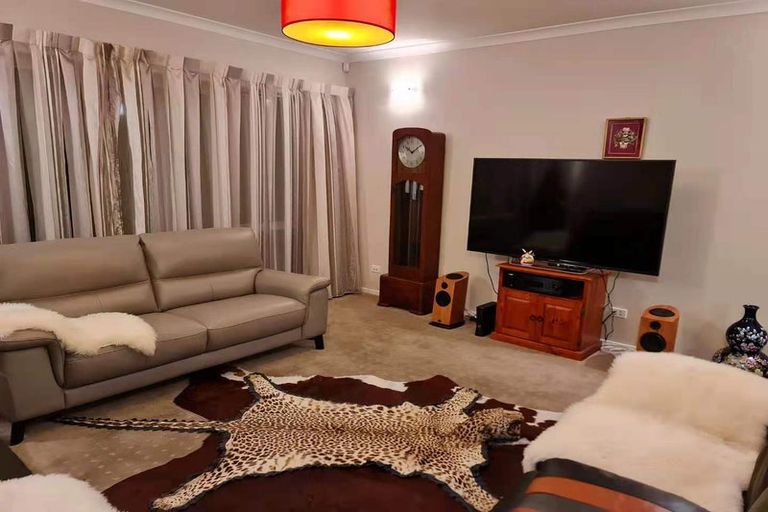 Photo of property in 2c Mckeefry Grove, Tawa, Wellington, 5028