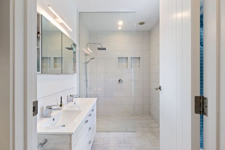 Photo of property in 51 Coutts Way, Fitzherbert, Palmerston North, 4410