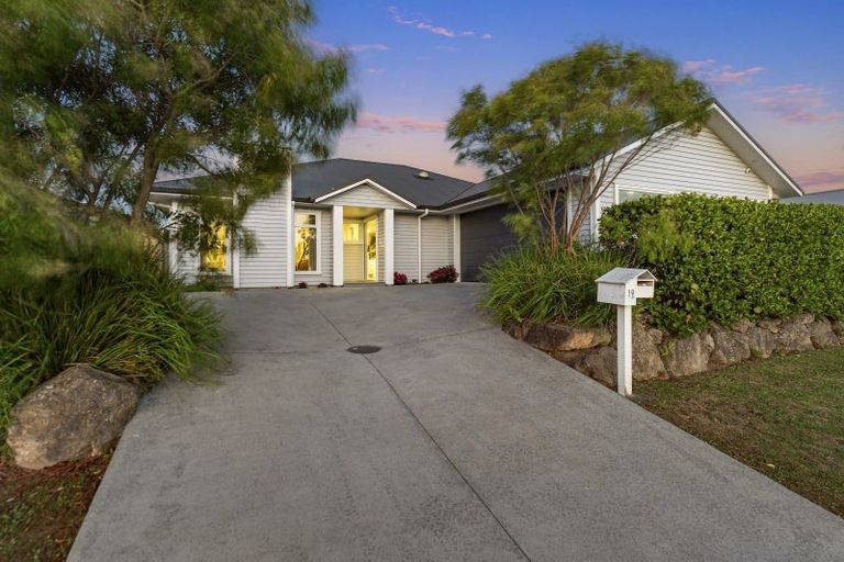 Photo of property in 19 Puhirake Crescent, Pyes Pa, Tauranga, 3112