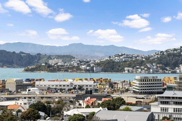 Photo of property in Summit Apartments, 24/184 Molesworth Street, Thorndon, Wellington, 6011