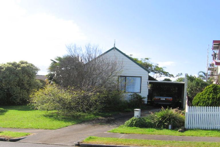 Photo of property in 18 Greenstone Place, Clover Park, Auckland, 2019