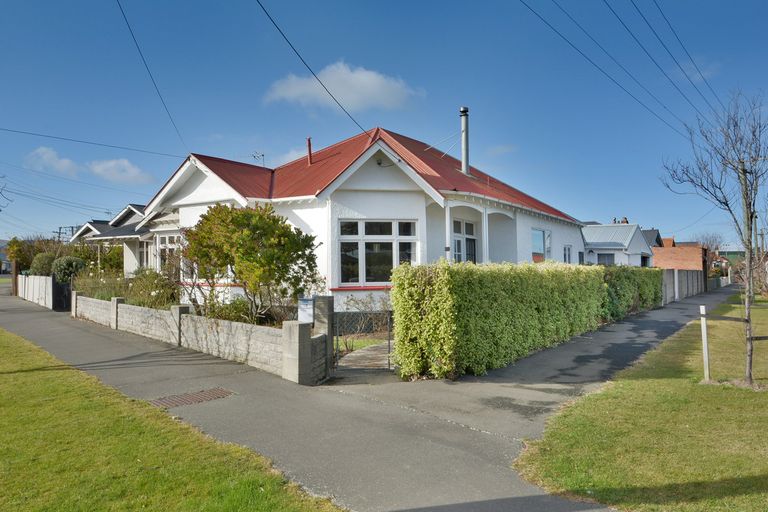 Photo of property in 25 Hargest Crescent, Saint Kilda, Dunedin, 9012
