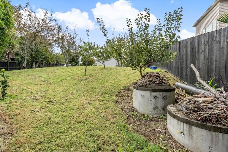 Photo of property in 19 Awaroa Road, Sunnyvale, Auckland, 0612