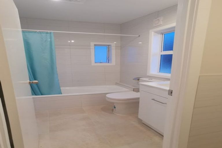 Photo of property in 44 Brandon Road, Glen Eden, Auckland, 0602