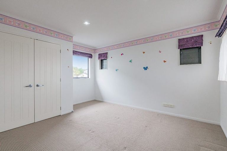 Photo of property in 42 Oakway Drive, Schnapper Rock, Auckland, 0632