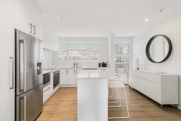 Photo of property in 10 Pottery Crescent, Hobsonville, Auckland, 0618