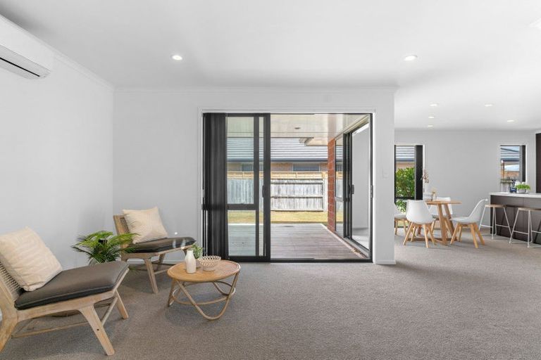 Photo of property in 20 Kowi Lakes Drive, One Tree Point, 0118